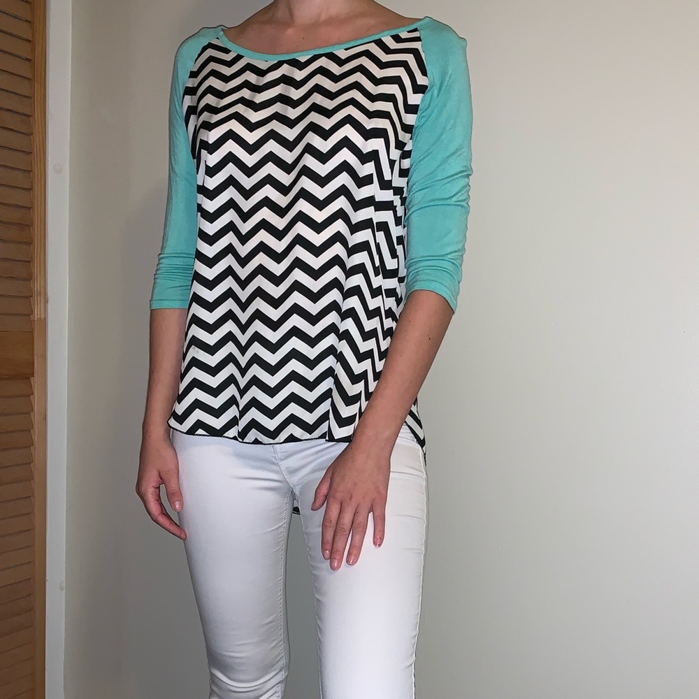 Soft and super cute blouse 👗